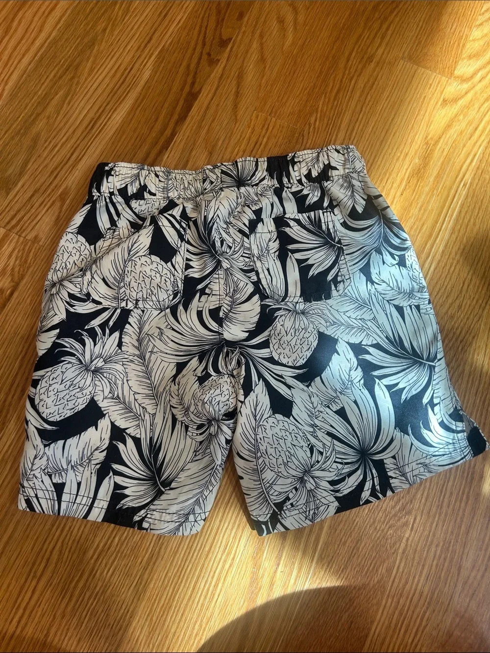 Old Navy & Mish Boys Black and White 'CHILL' Rashguard Set bundle size 5
